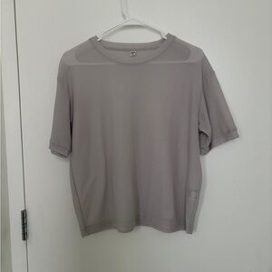 Uniqlo Women’s Gray Sheer T-Shirt size Small